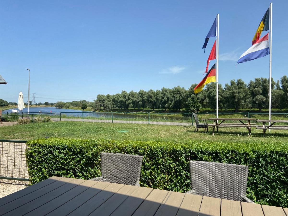 Chalet Eau Vive Maaseik Exterior foto